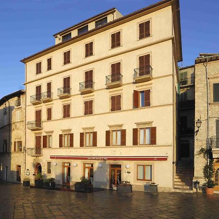 Zunica Ospitalita Dal 1880 Hotel Civitella Del Tronto Bagian luar foto