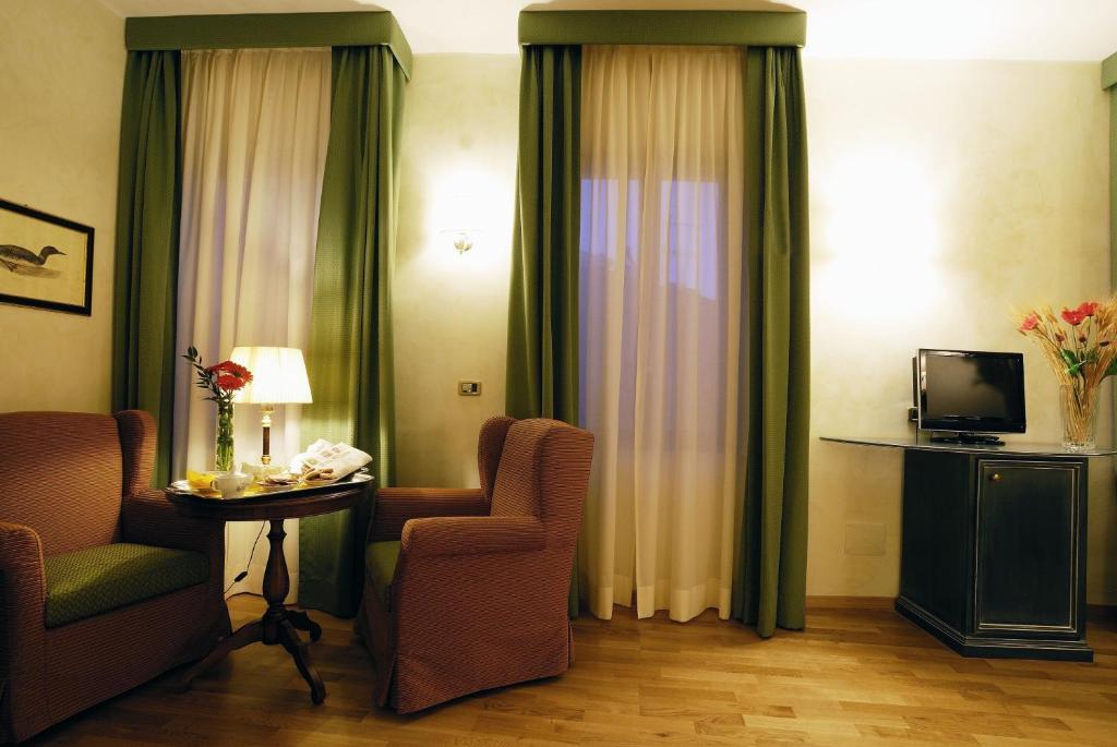 Zunica Ospitalita Dal 1880 Hotel Civitella Del Tronto Ruang foto