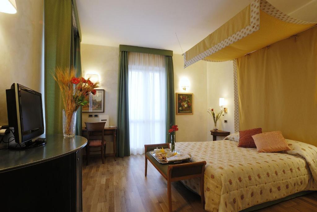 Zunica Ospitalita Dal 1880 Hotel Civitella Del Tronto Ruang foto