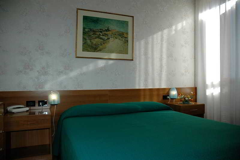 Zunica Ospitalita Dal 1880 Hotel Civitella Del Tronto Bagian luar foto