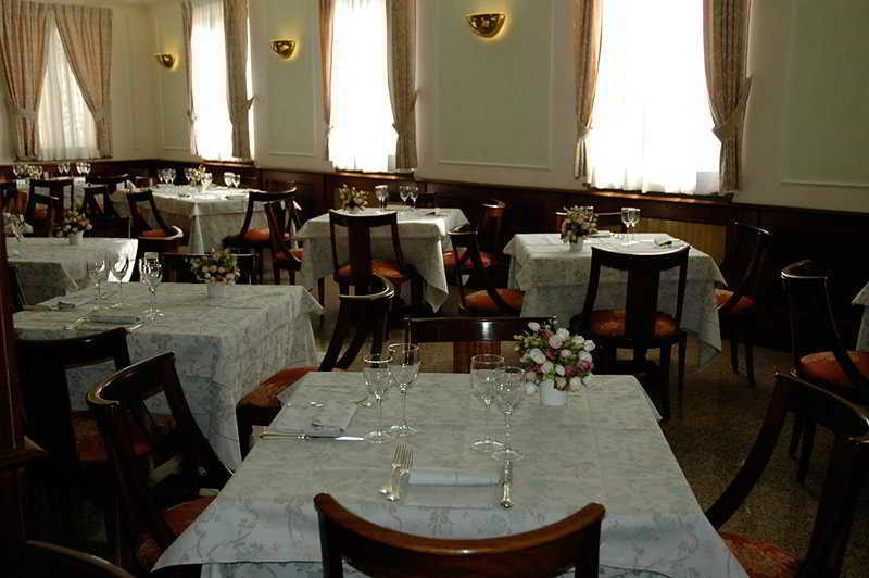 Zunica Ospitalita Dal 1880 Hotel Civitella Del Tronto Bagian luar foto