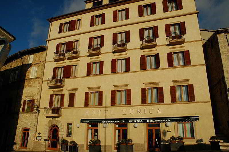 Zunica Ospitalita Dal 1880 Hotel Civitella Del Tronto Bagian luar foto